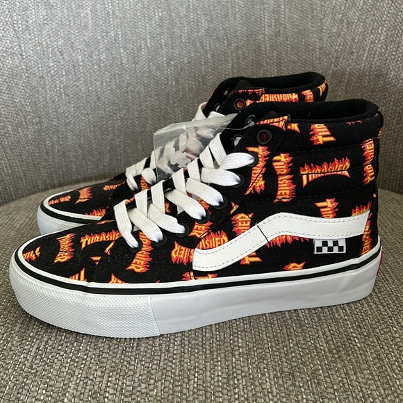 Vans x Thrasher Sk8-Hi Sneakers - Picture 2 of 8